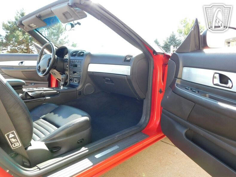 2002 Ford Thunderbird Deluxe