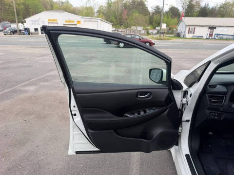 2022 Nissan LEAF SV