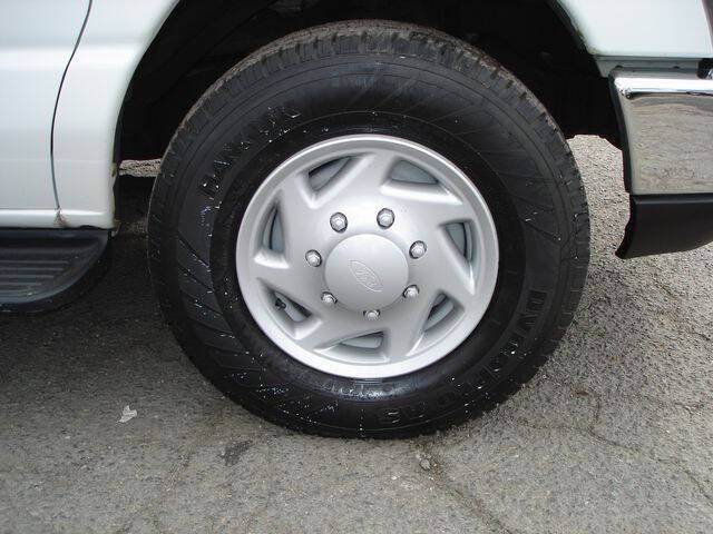 2009 Ford E-Series E-350 SD XLT
