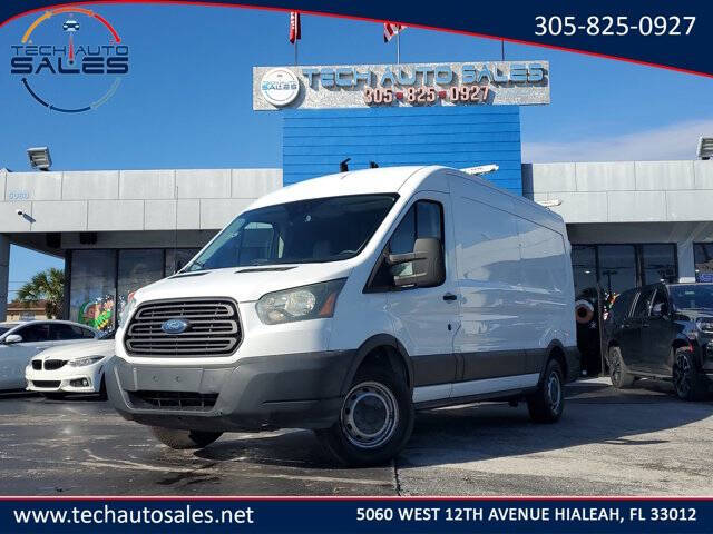 2016 Ford Transit Base's photo