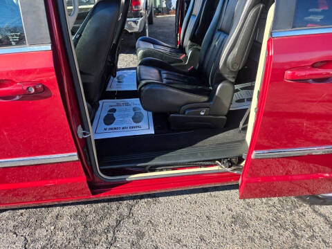 2013 Chrysler Town and Country Touring