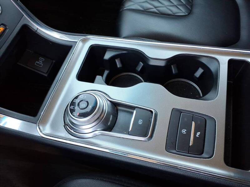 2023 Ford Edge Titanium