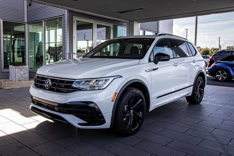 2024 Volkswagen Tiguan SE R-Line Black