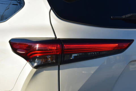 2021 Toyota Highlander LE