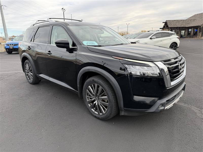 2022 Nissan Pathfinder SL