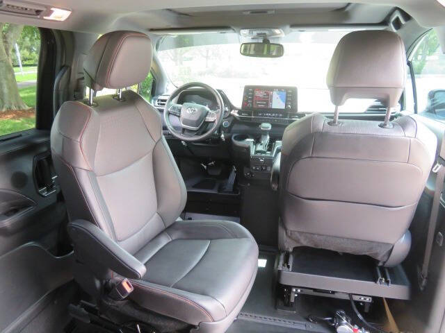 2024 Toyota Sienna XSE 7-Passenger