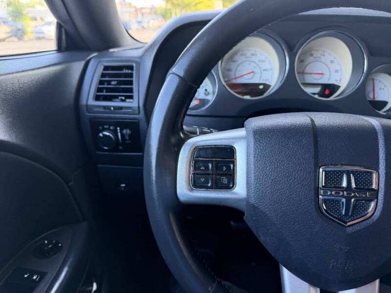 2013 Dodge Challenger SXT