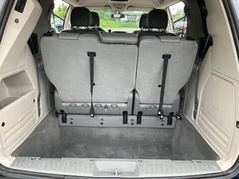2014 Volkswagen Routan SE