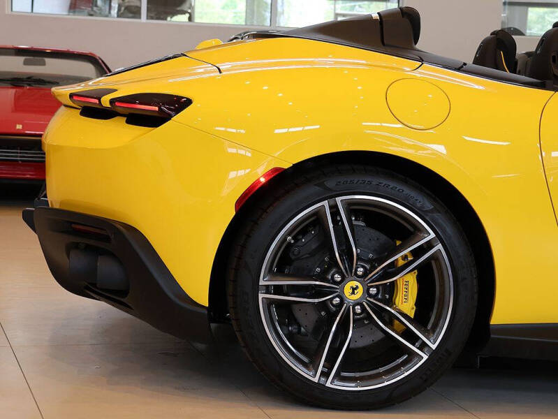 2025 Ferrari Roma Spider