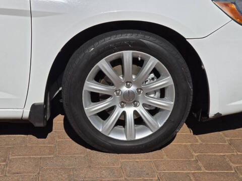 2012 Chrysler 200 Touring