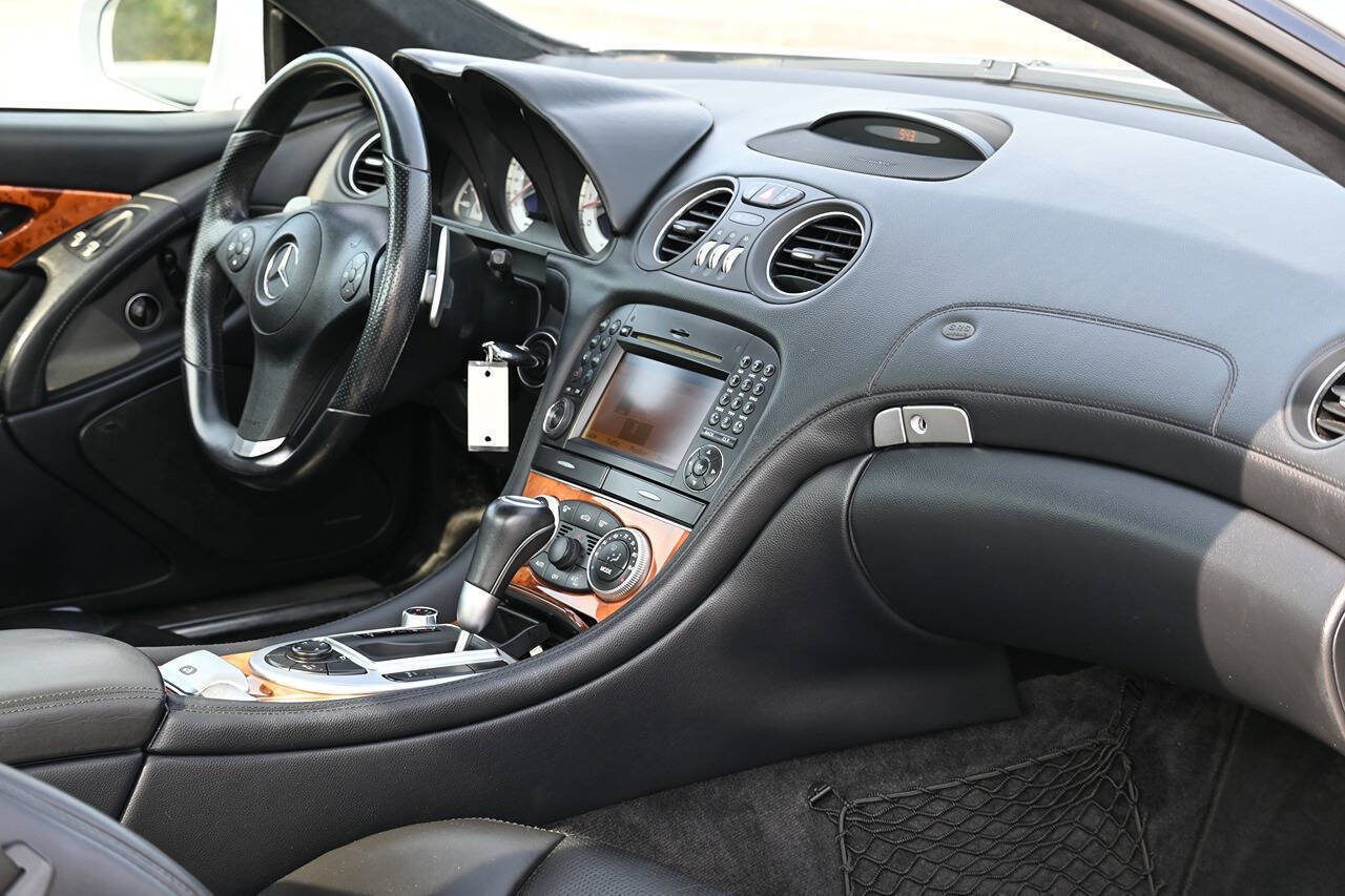 2011 Mercedes-Benz SL-Class 28