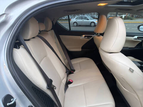 2011 Lexus CT 200h Premium