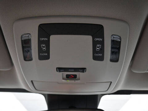 2022 Toyota Sienna LE 8-Passenger