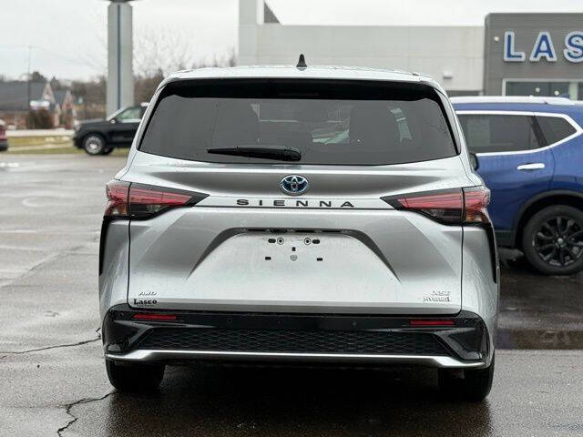 2021 Toyota Sienna XSE 7-Passenger