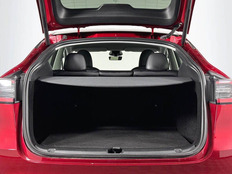 2025 Tesla Model Y Long Range