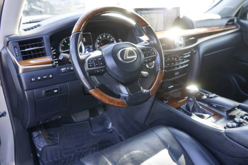 2016 Lexus LX 570