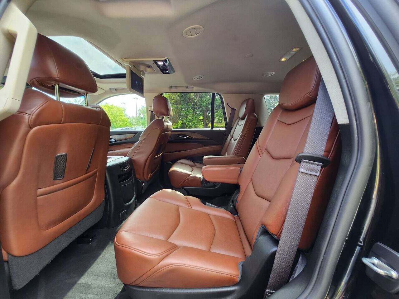 2017 CADILLAC Escalade SUV / Crossover - $27,995