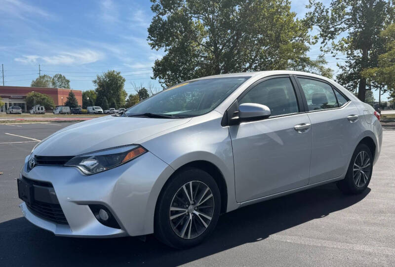 2016 Toyota Corolla LE Premium's photo