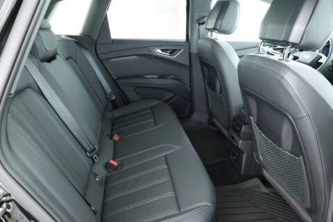 2025 Audi Q4 e-tron quattro Premium 55