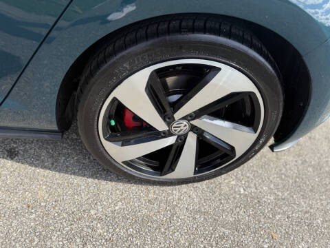 2019 Volkswagen Golf GTI S