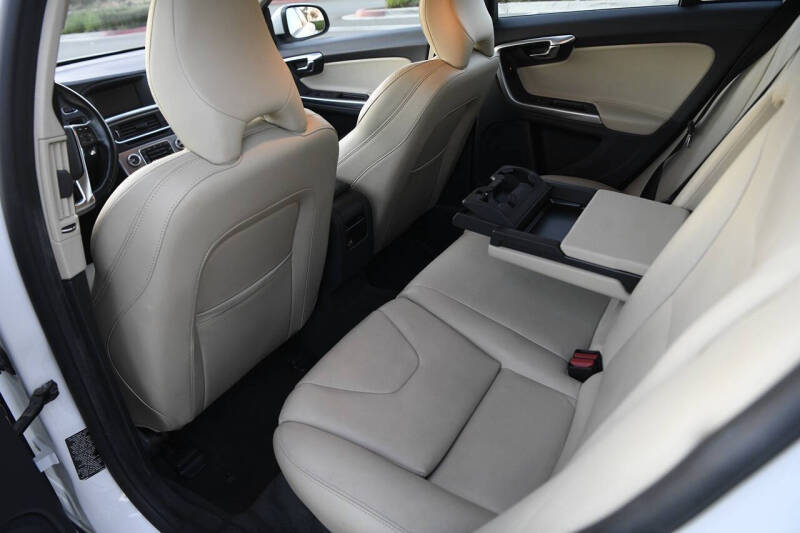 2018 Volvo V60 T5 Dynamic