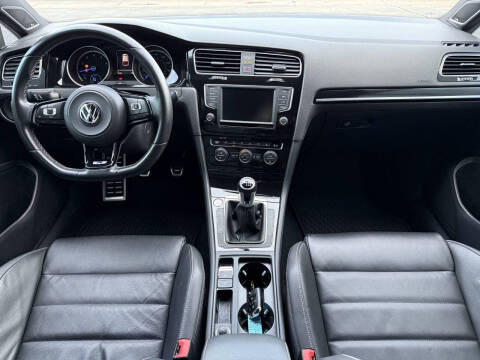 2016 Volkswagen Golf R 4Motion