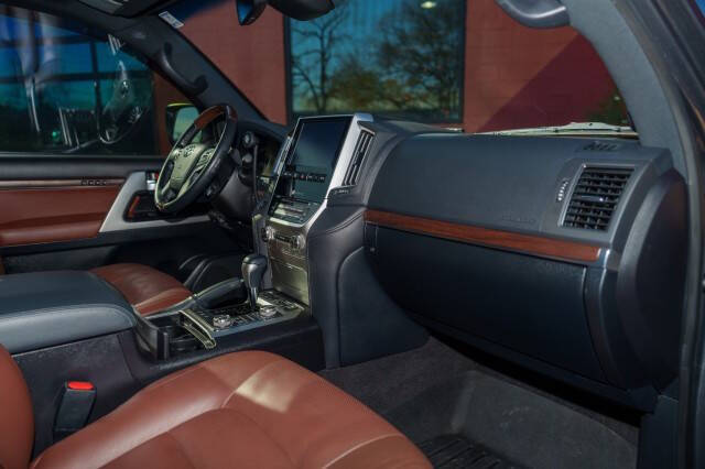 2021 Toyota Land Cruiser