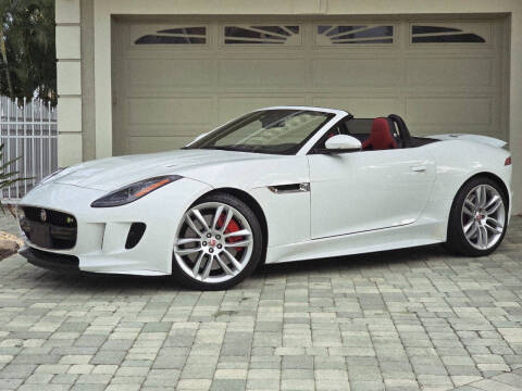 2016 Jaguar F-TYPE R