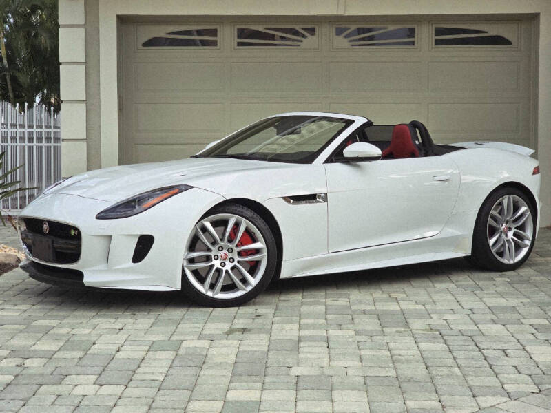 2016 Jaguar F-Type R's photo