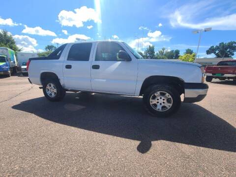 2003 Chevrolet Avalanche for sale at Geareys Auto Sales of Sioux Falls, LLC in Sioux Falls SD