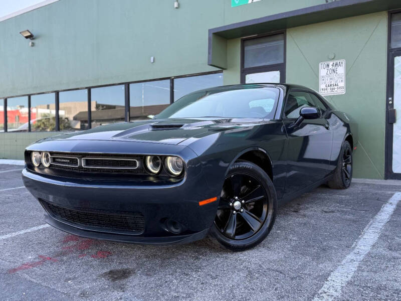 2019 Dodge Challenger SXT's photo