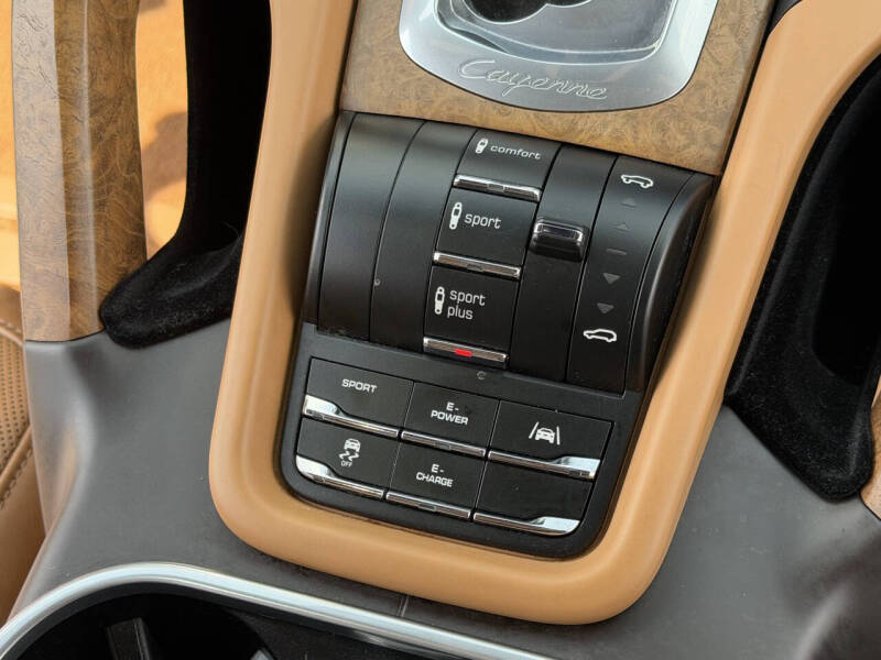 2015 Porsche Cayenne S E-Hybrid