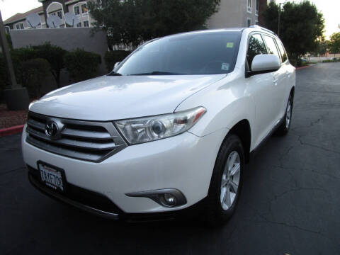 2013 Toyota Highlander SE