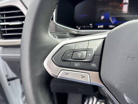 2025 Volkswagen Taos SE Black 4Motion