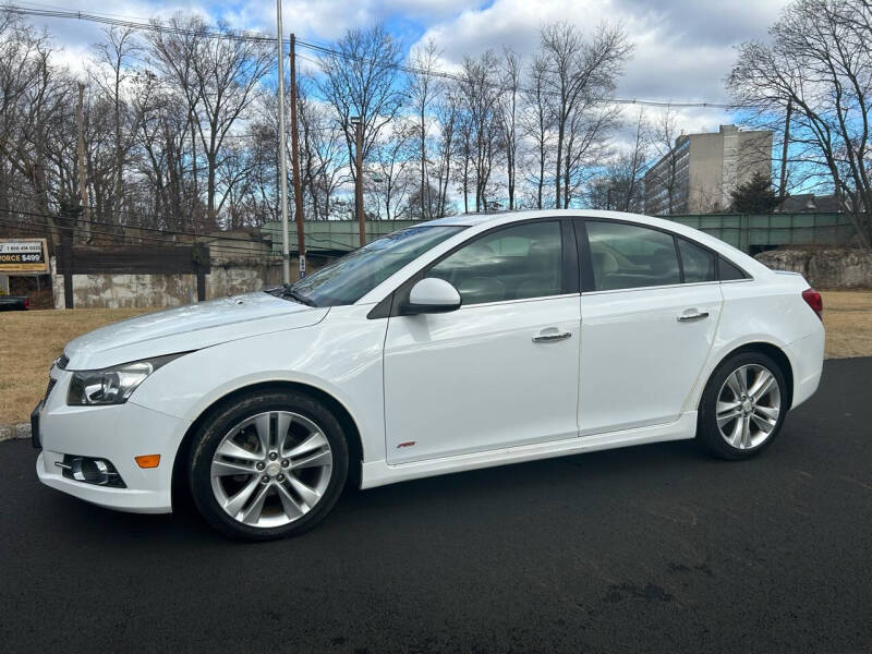 2014 Chevrolet Cruze LTZ photo 2