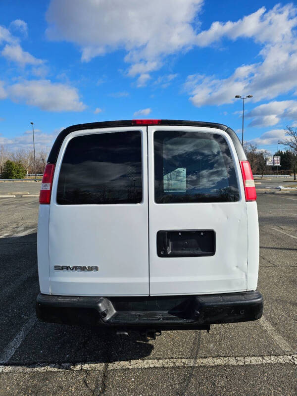 2017 GMC Savana 2500