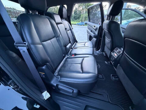 2017 Nissan Pathfinder Platinum