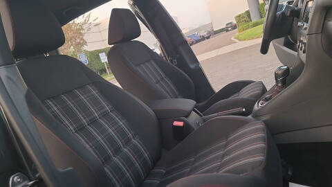 2011 Volkswagen GTI Base PZEV