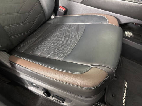 2024 Nissan Pathfinder Platinum