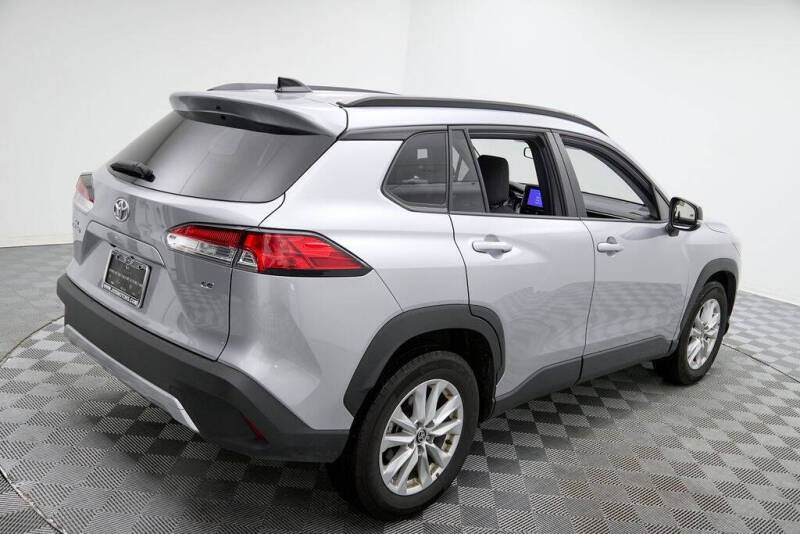 2025 Toyota Corolla Cross LE