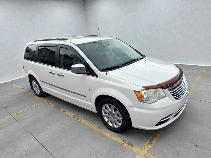 2013 Chrysler Town and Country Touring