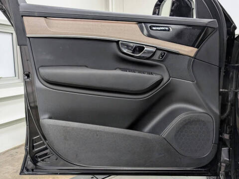 2025 Volvo XC90 B5 Plus Bright Theme 7P