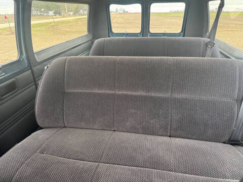 2001 Dodge Ram Van 2500