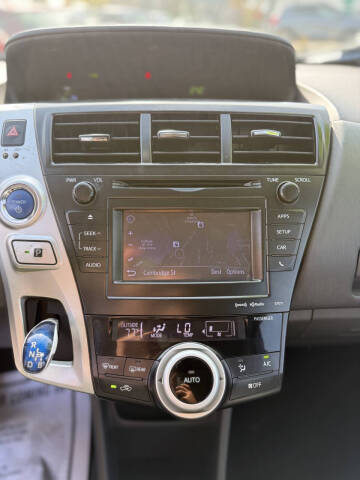 2013 Toyota Prius v Five