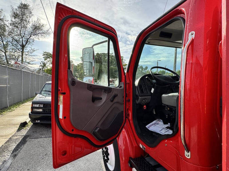 2017 Freightliner M2 106