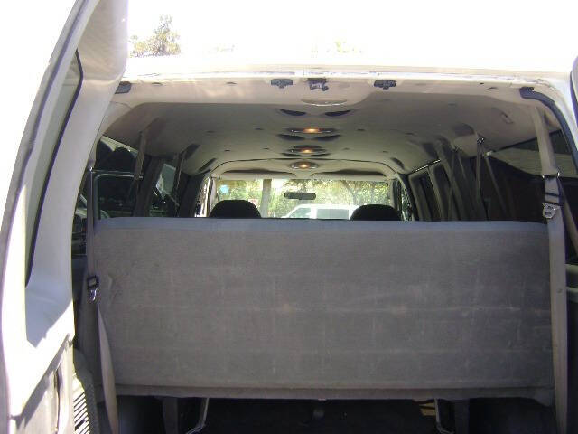 2006 Ford E-Series E-350 SD XLT