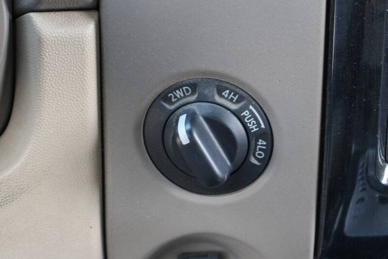 2013 Nissan Titan SV