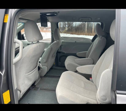 2014 Toyota Sienna LE 7-Passenger