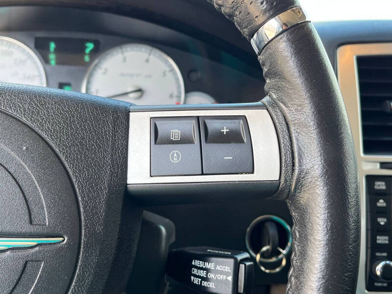 2009 Chrysler 300 SRT-8