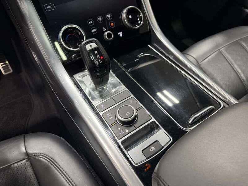 2022 Land Rover Range Rover Sport HSE Silver Edition